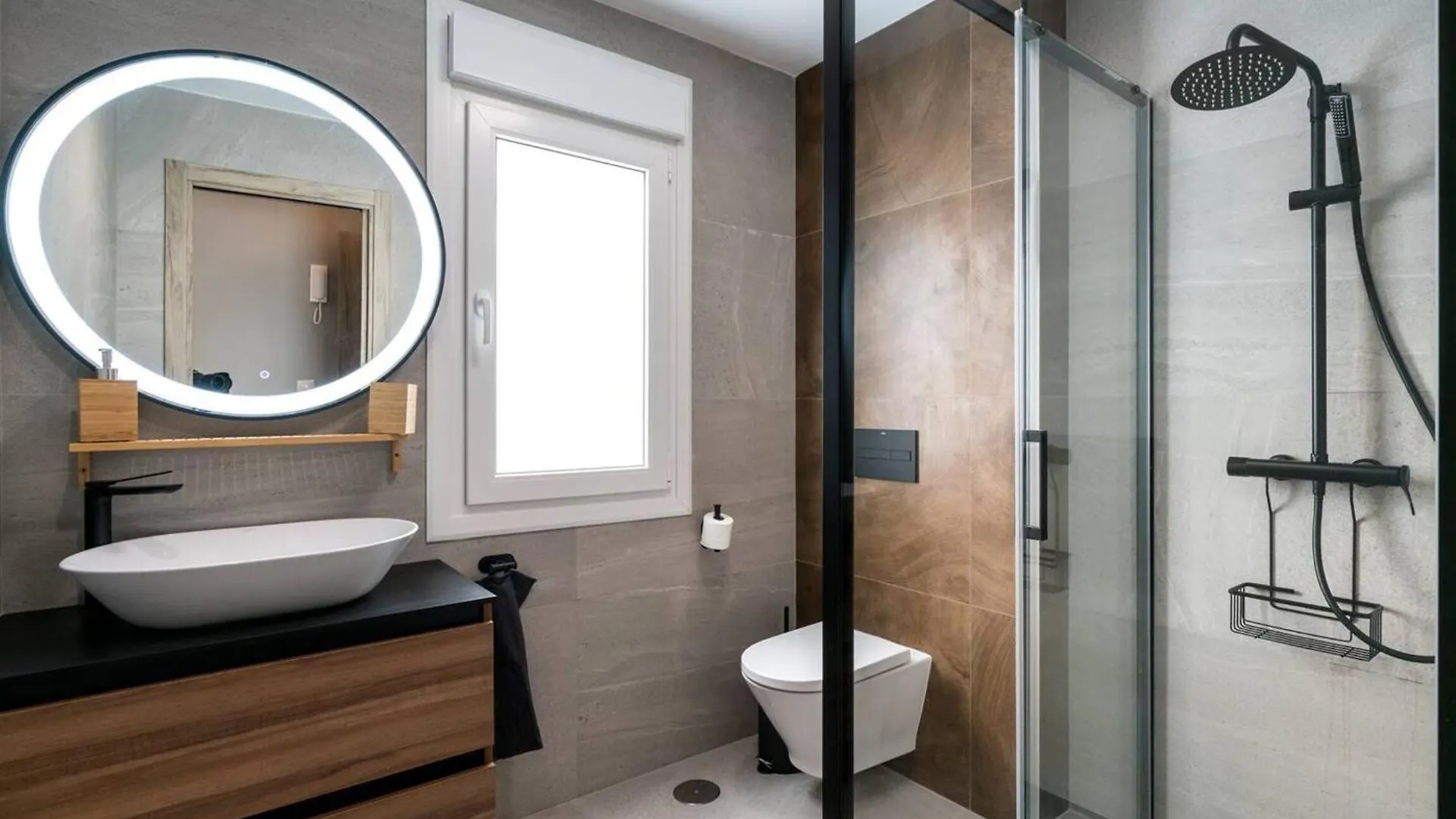 Comfortable Studio In Sevilla 40 M² Wifi And Parking
