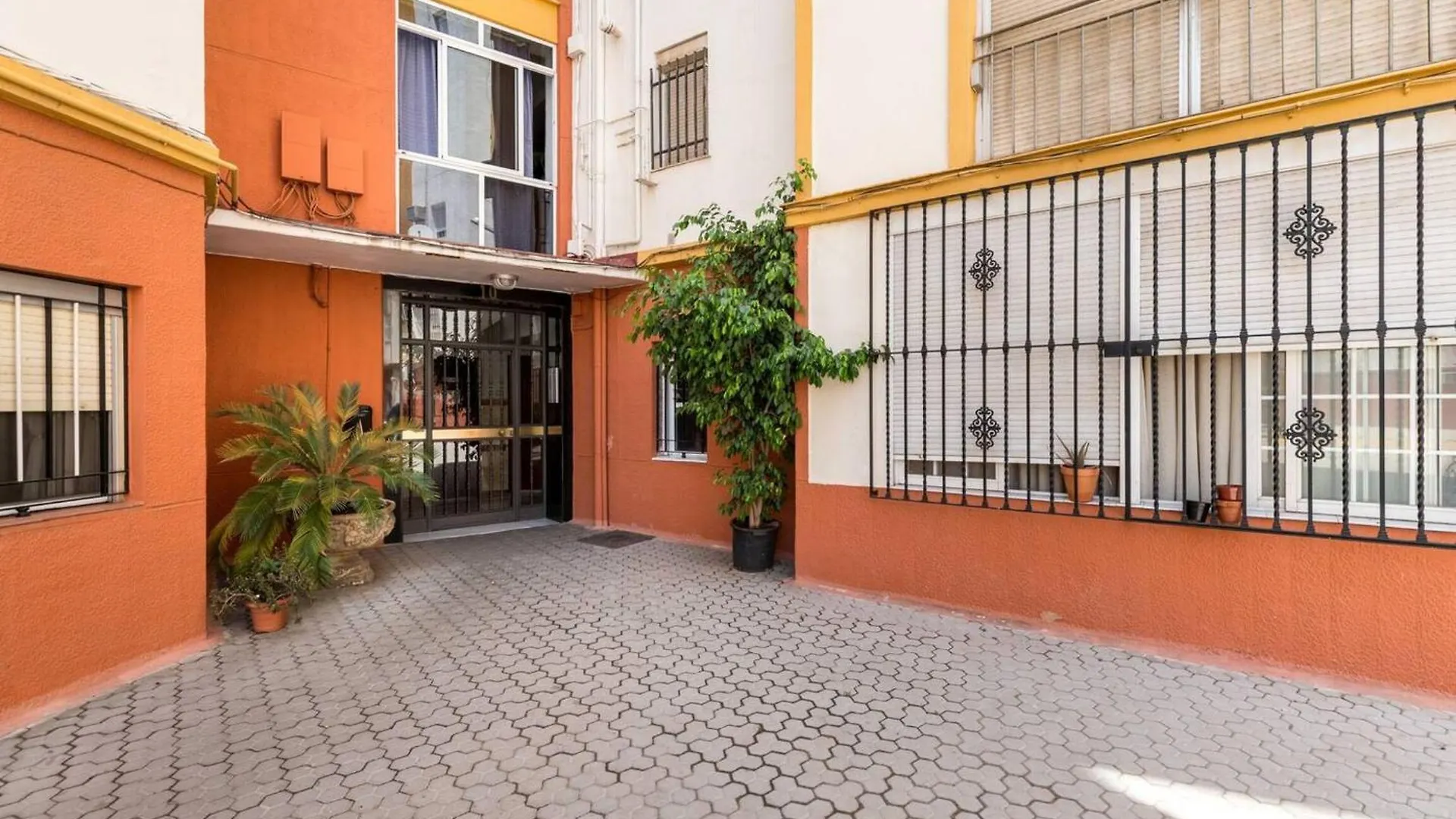 شقة Comfortable Studio In Sevilla 40 M² Wifi And Parking إسبانيا